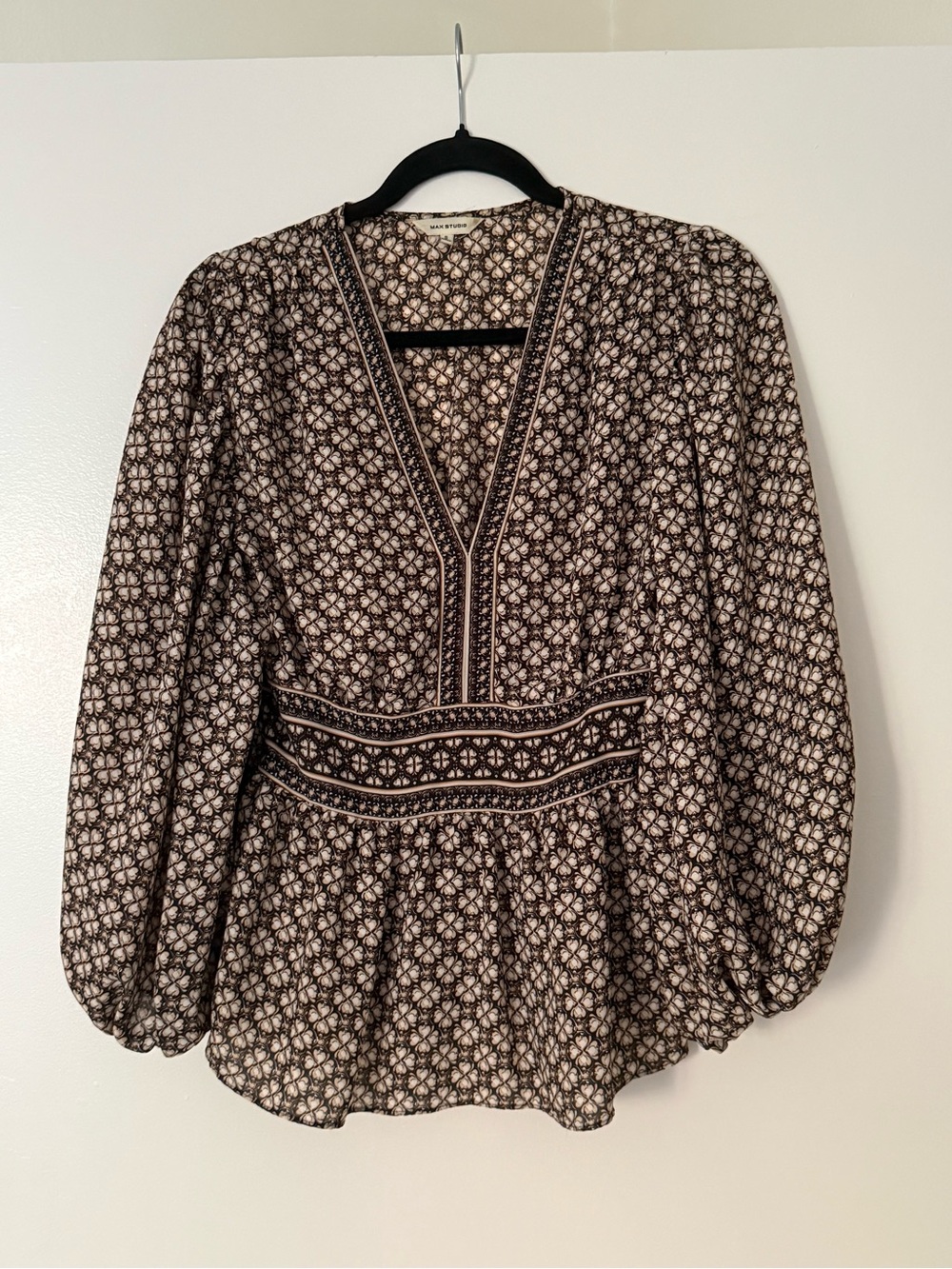 Max Studio Black & Cream Printed V-Neck Peasant Blouse